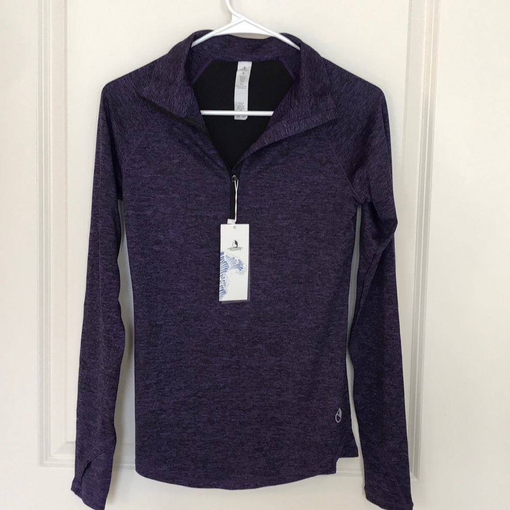NWT IcyZone Small Workout Top
